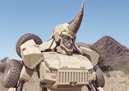 ”Parabot’’ – Africa’s Largest Super Hero Robot Joins the Rhino Fight